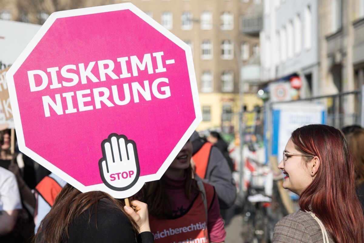 Europarat fordert Aktionsplan gegen Hate Crime