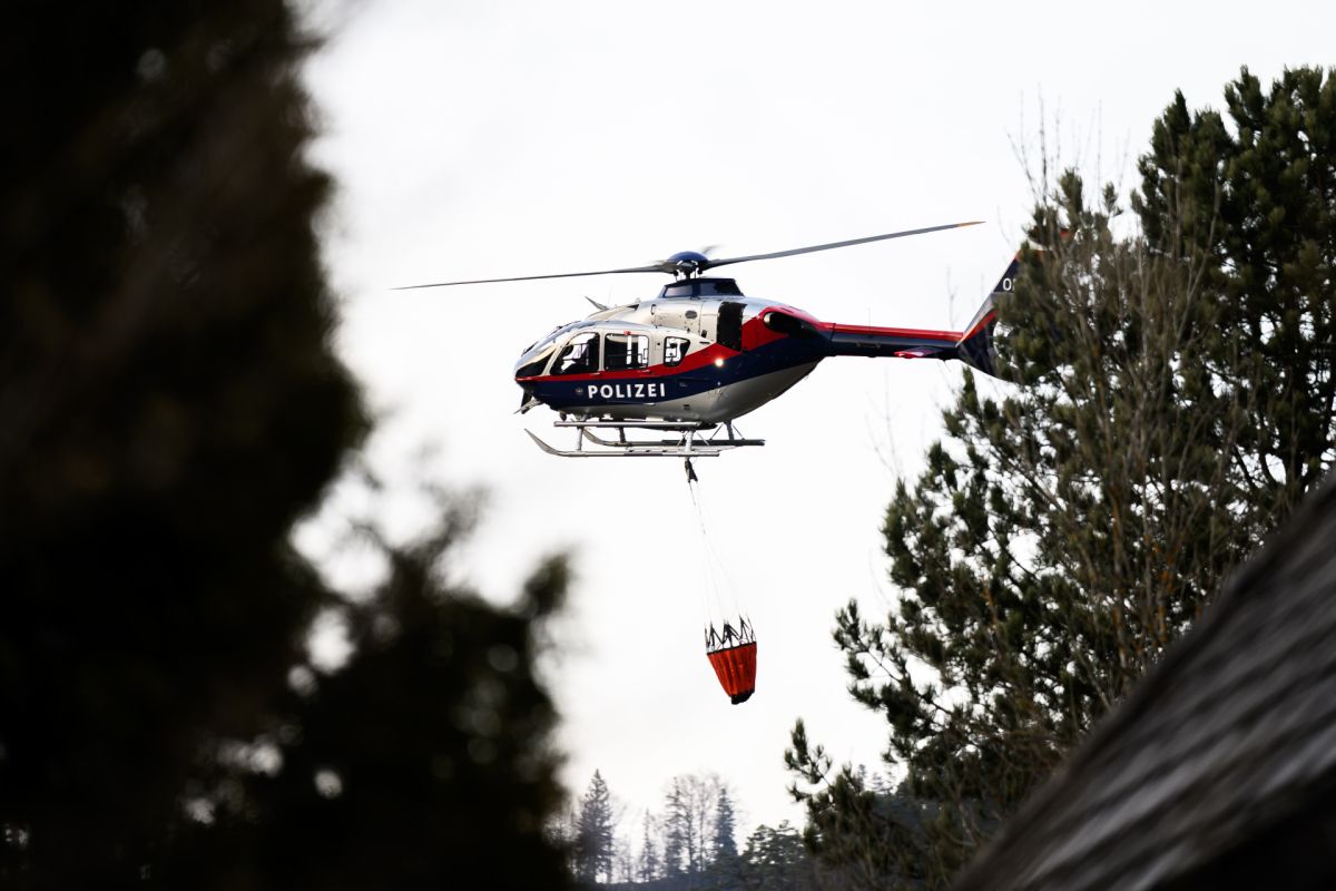 Feuerwehr-Großeinsätze bei Waldbränden in Tirol