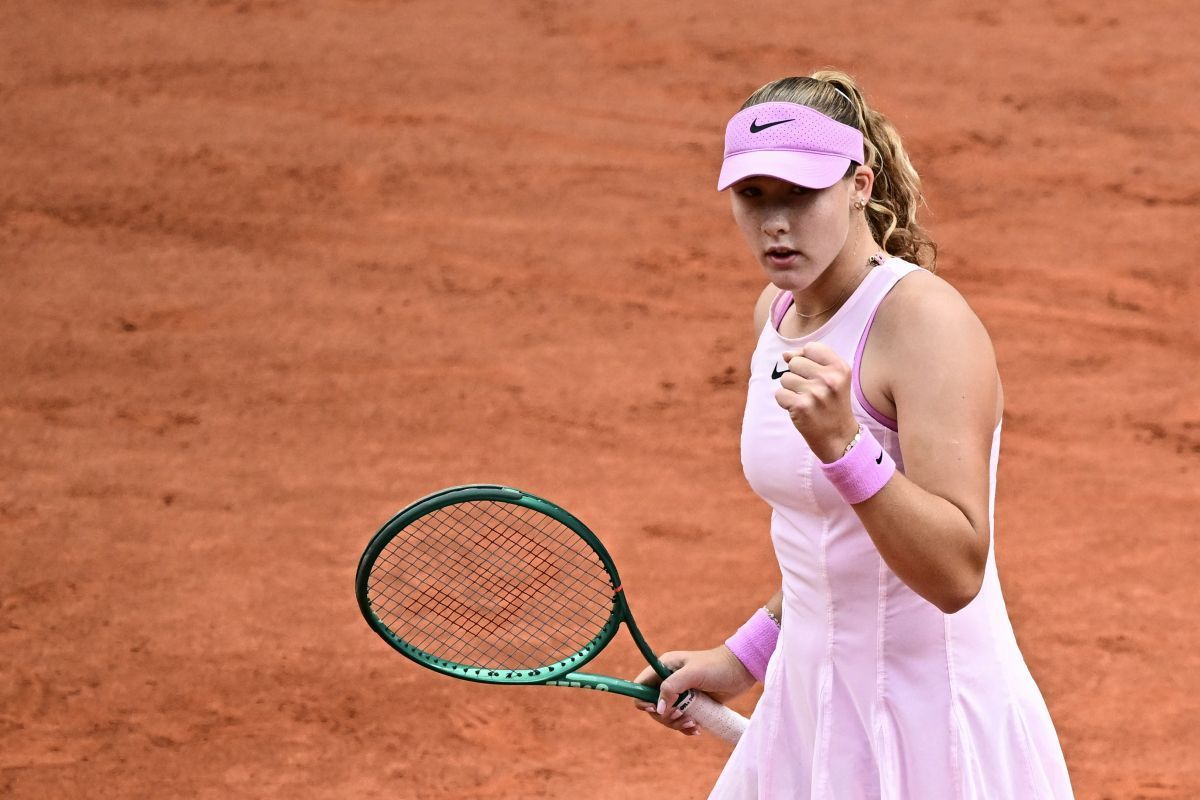 Teenager Andrejewa zieht souverän ins Paris-Finale ein