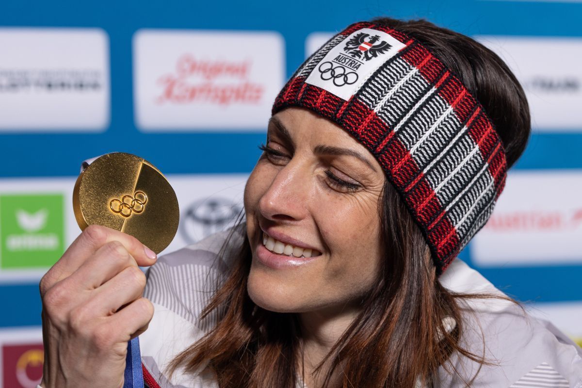 Skeleton-Olympiasiegerin Flock setzt ihre Karriere fort