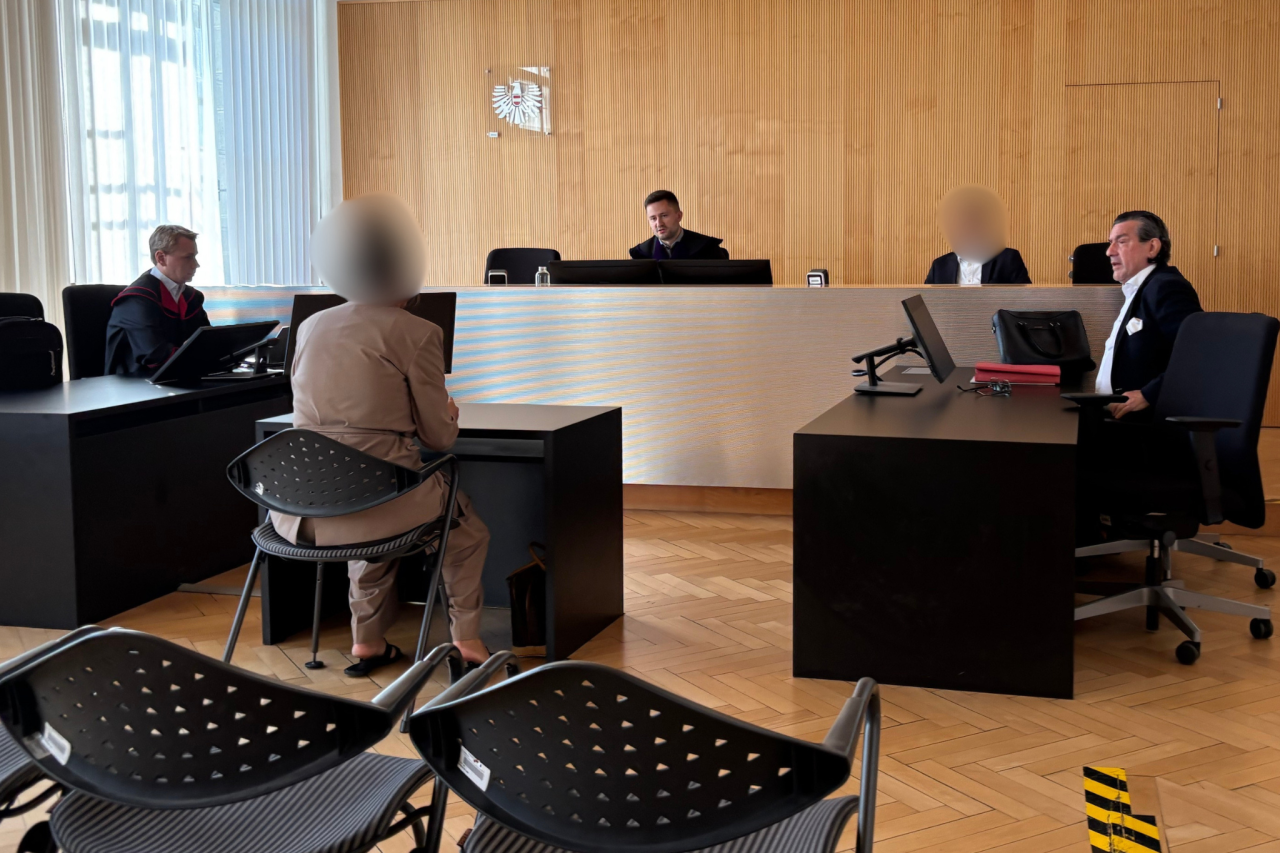 Nächste Episode um gestohlene Handys: Komplizin angeklagt