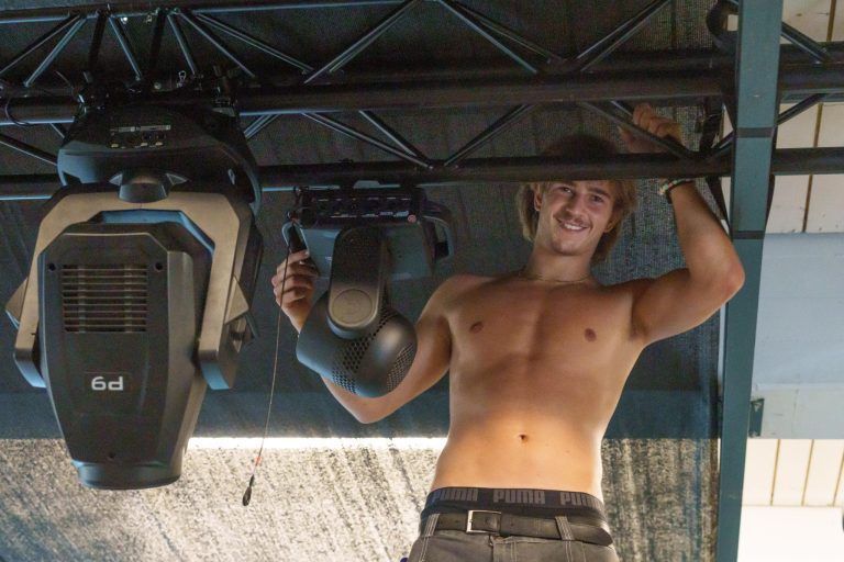 Poolbar Festival: Ohne Akkuschrauber kein Applaus