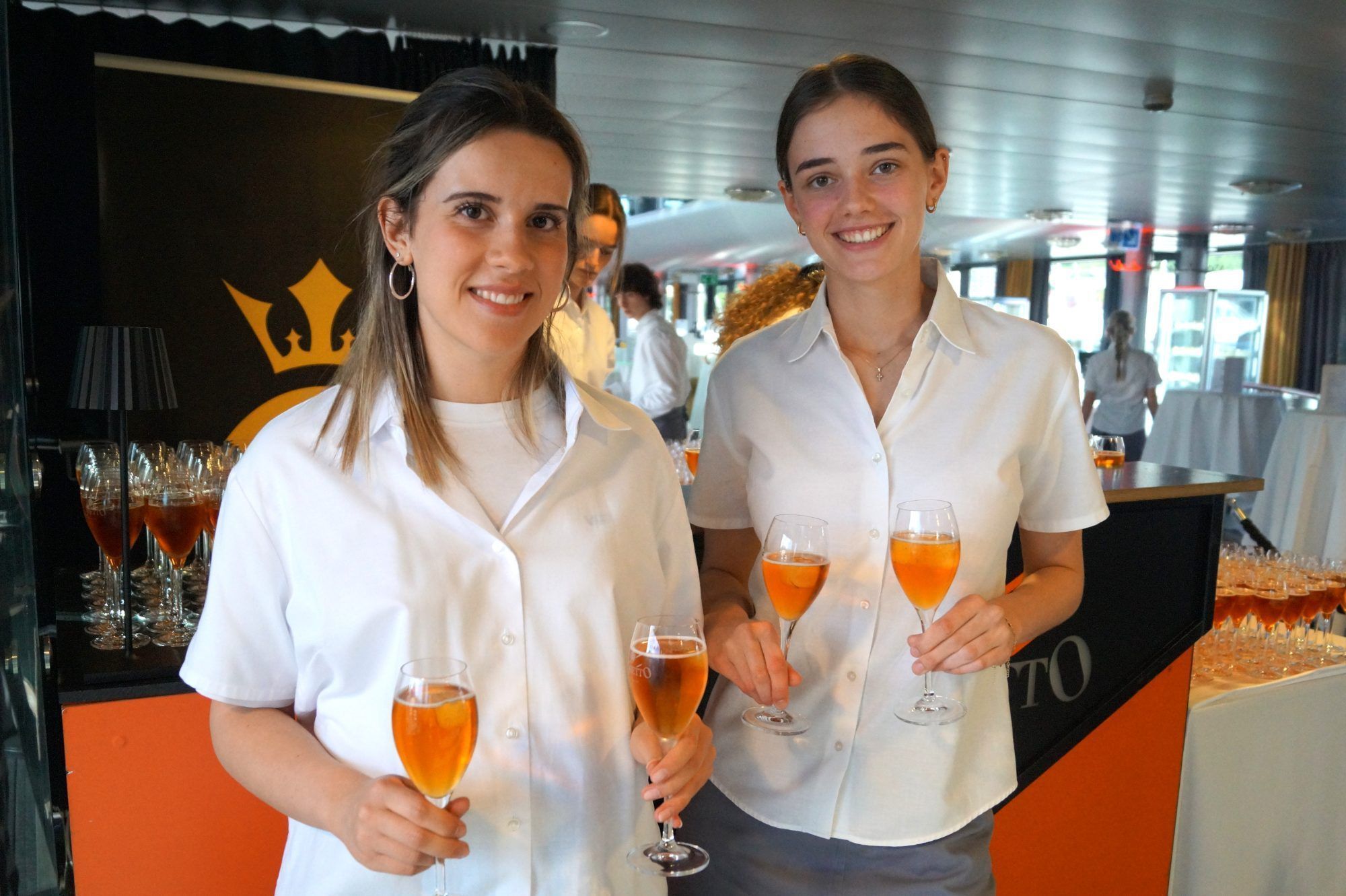 Magdalena und Elisabeth von MO.Catering empfingen die Gäste mit einem sehr leckeren Cocktail
