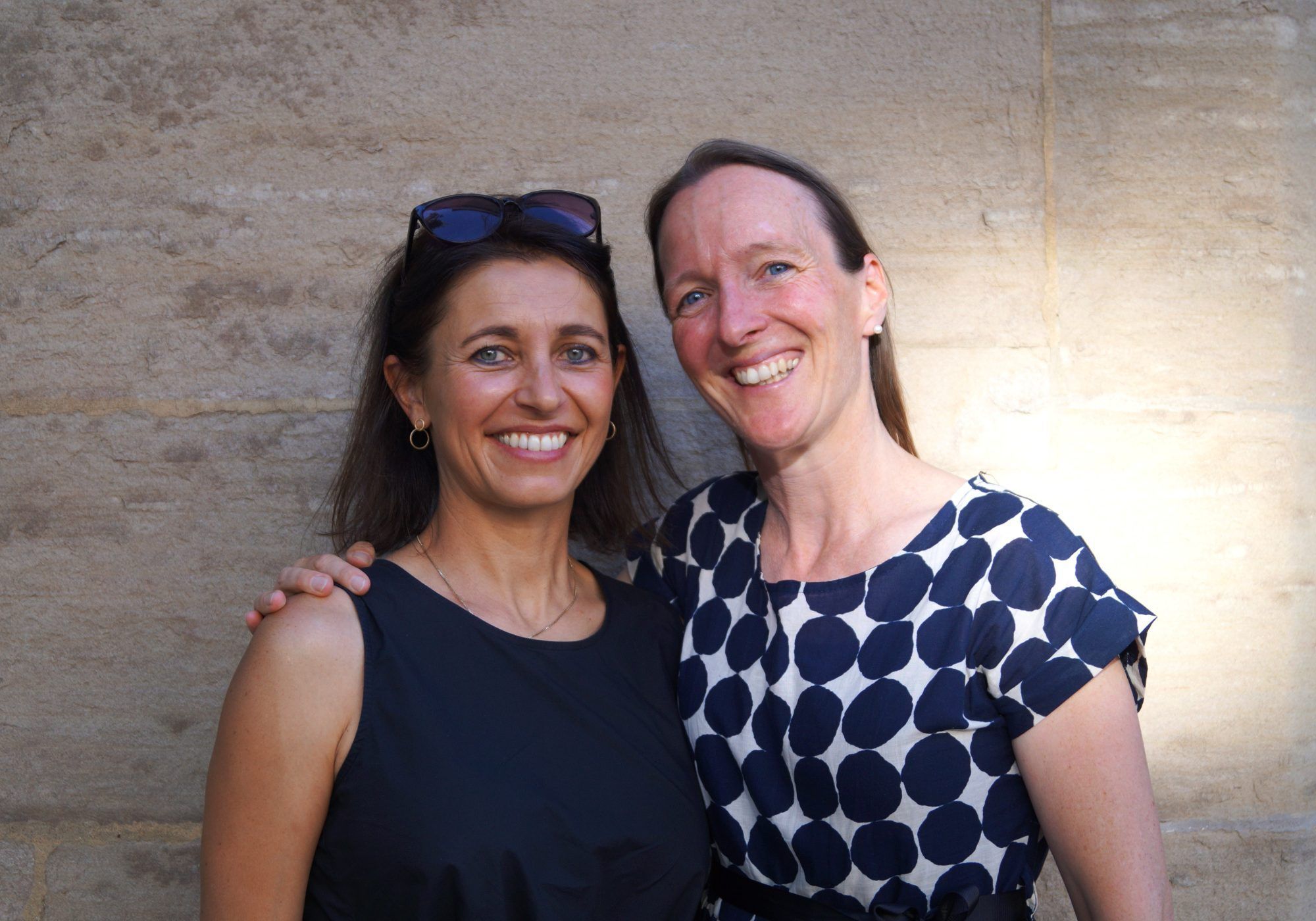 Cornelia Liebschick und Christine Meusburger (Konsent Unternehmensberatung) reuten sich auf die Sprache von Shakespeare