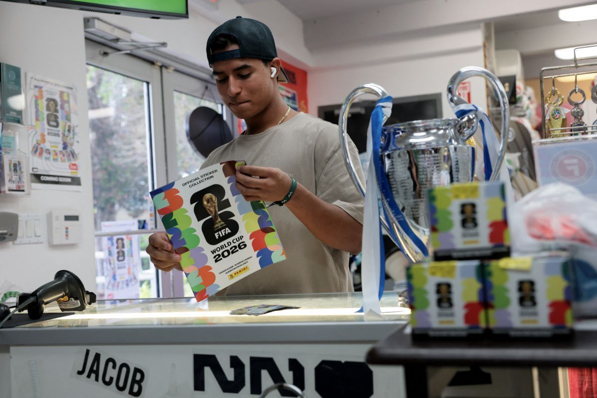 Ein volles Panini-Album kostet viel Geld
