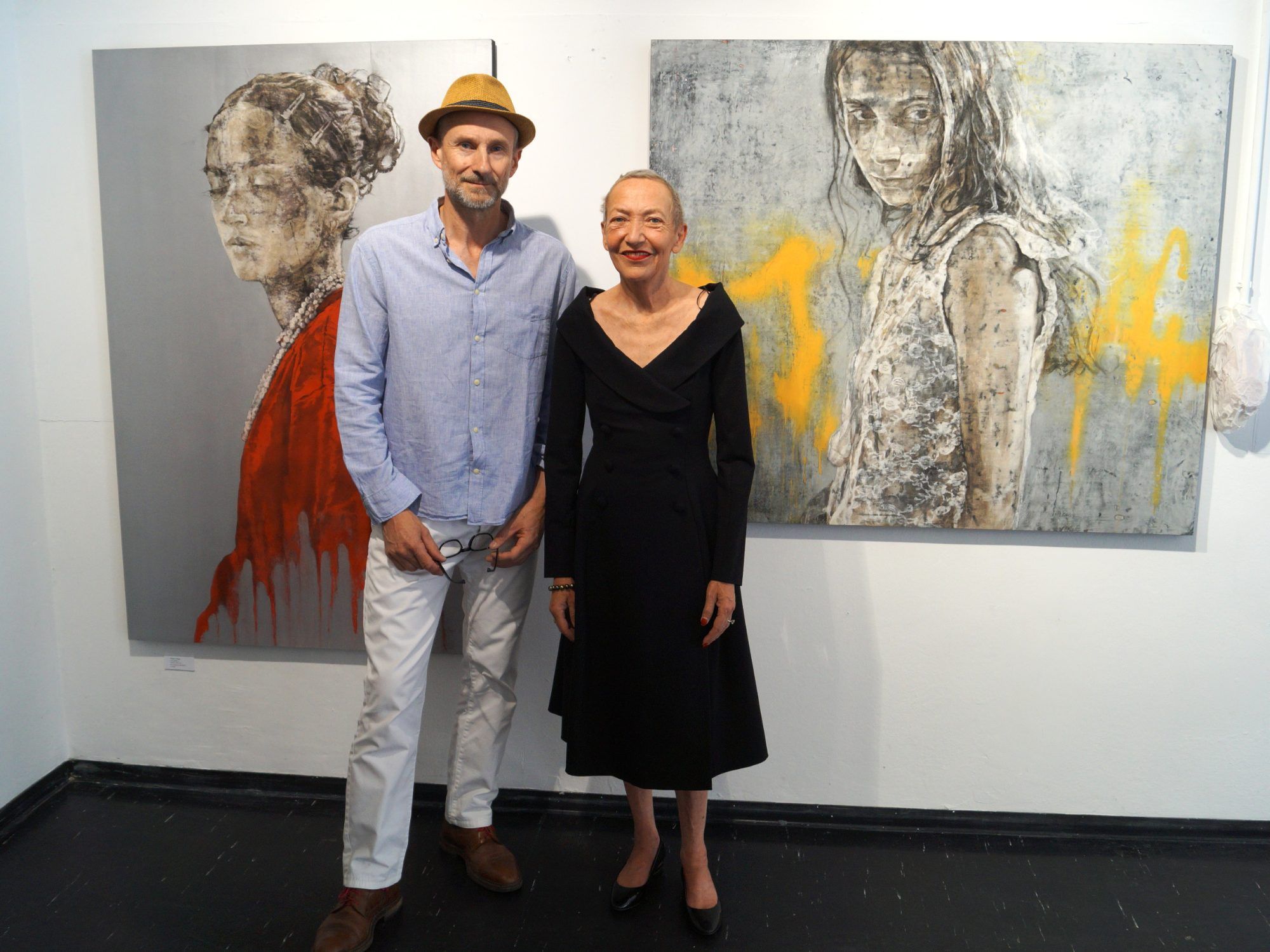 Der französische Künstler Thierry Dalat und Galeristin Sylvia Janschek