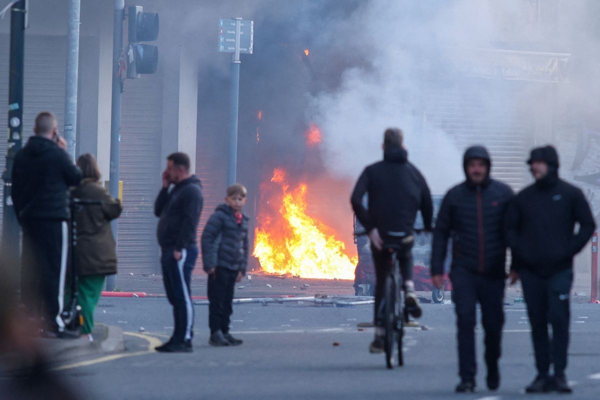 Gewaltvolle Proteste in Belfast nach Messer-Angriff