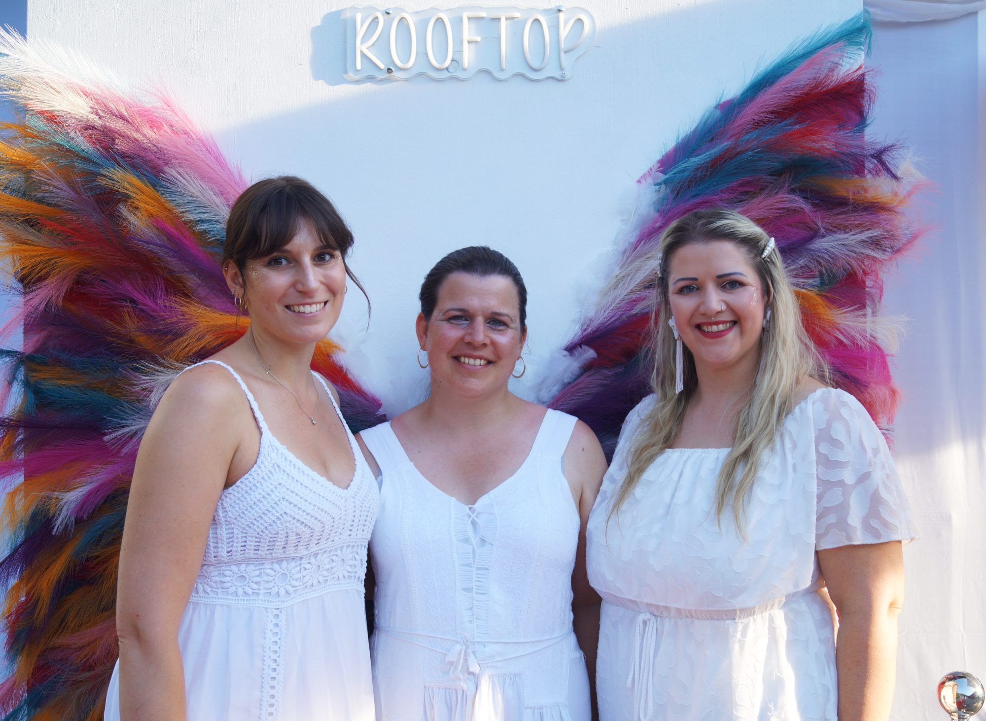 Christine Konzilia, Sabrina Staggl und Isabelle Bertsch in Partylaune