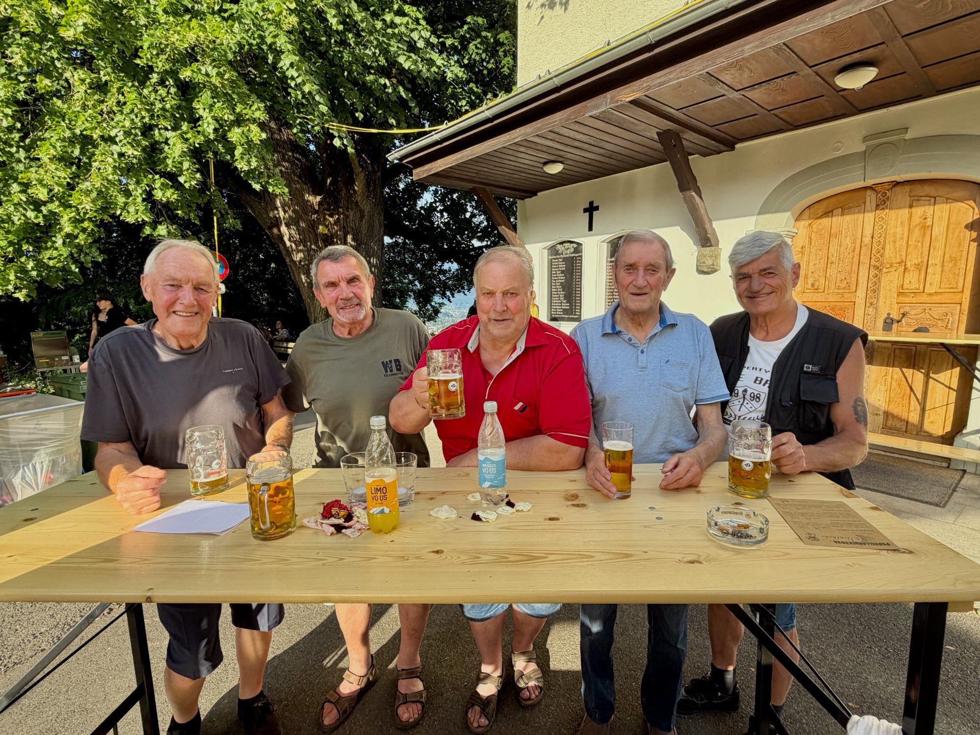 Dorf Originale: Christian und Luis Neyer, Schak Hundertpfund, Dieter Gassner, Christian Vrisk
