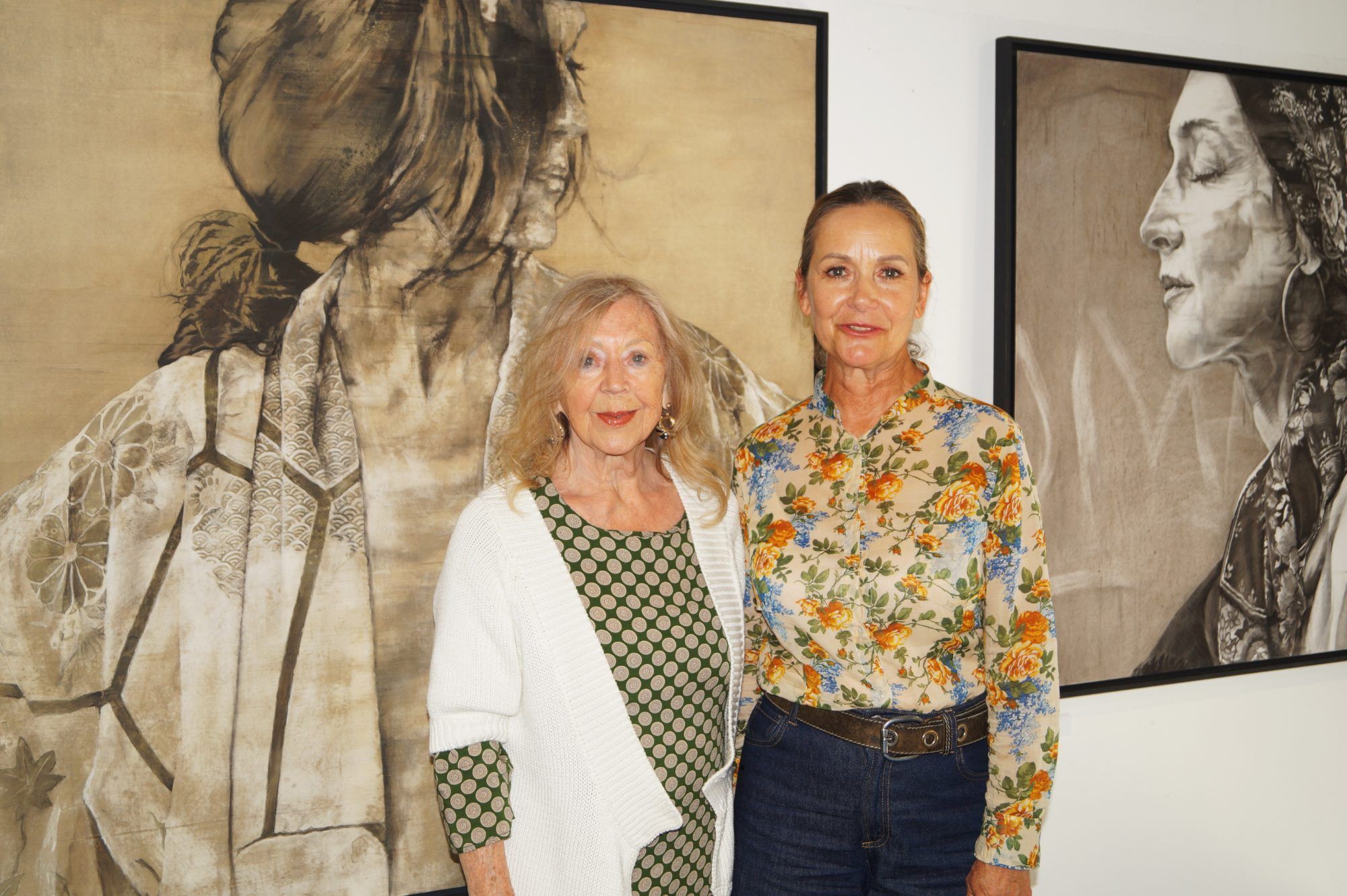 Kulturinteressiert sind Jutta Loibner und Grünenpolitikerin Roswitha Steger