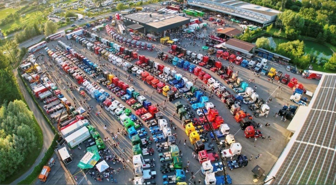 Treffpunkt 370 internationale LKW s