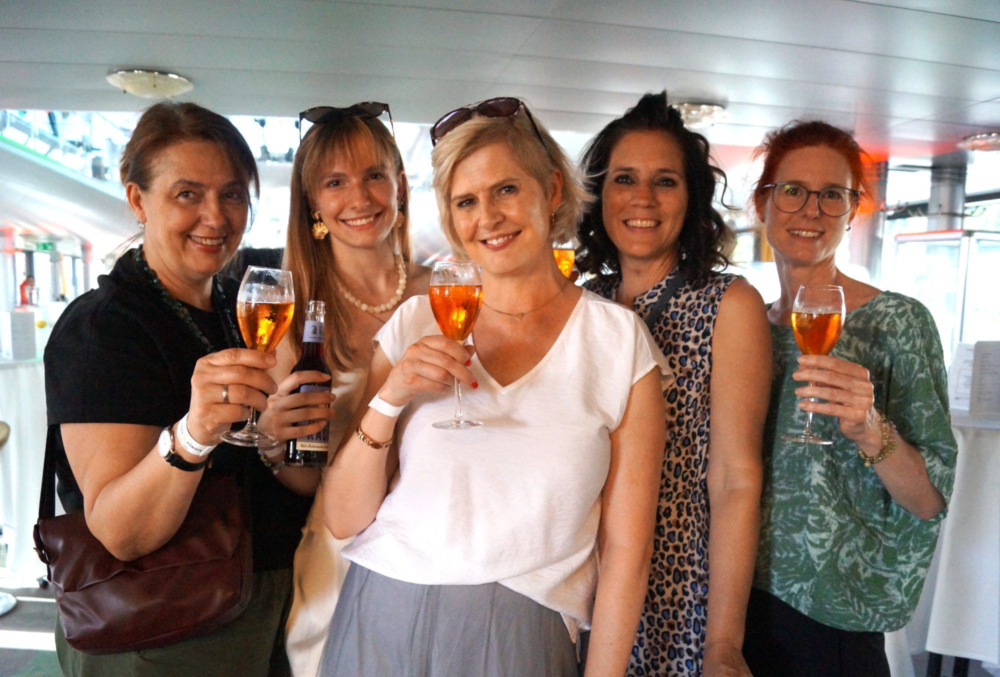 Jasmin Hodzic, Stella Moik, Geburtstagskind Michaela Moik, Karin Loacker und Karoline Müller feierten unter Mädels im schönsten Ambiente