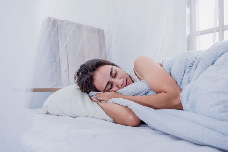 schlafen frau bett
