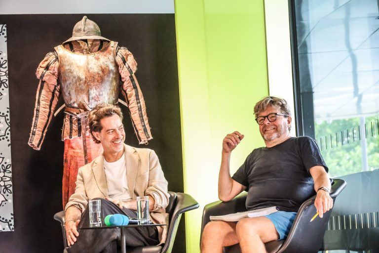 Bei den Festspielen geht es bierselig zum Mond