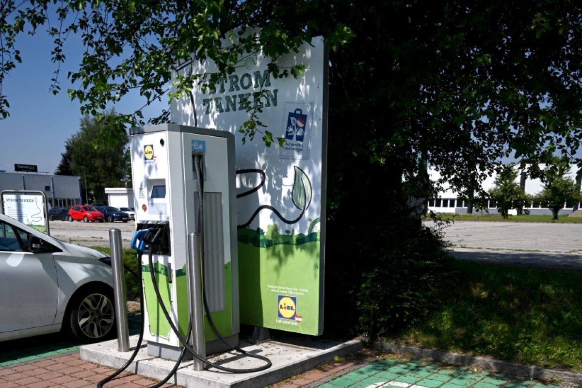 E-Autos fahren bei 30 Grad am effizientesten
