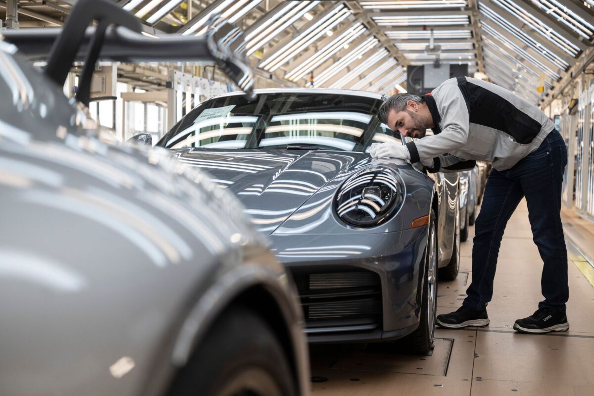 Porsche streicht laut "Handelsblatt" weitere 4.000 Stellen