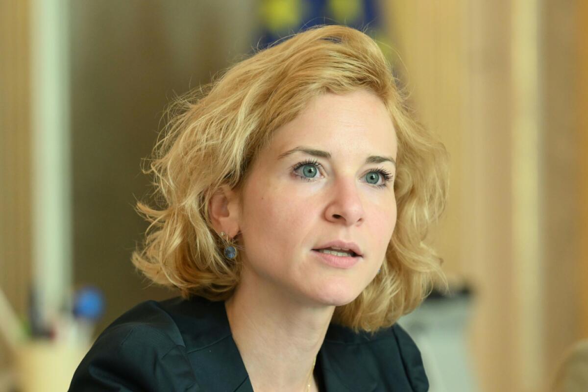 Holzleitner für verpflichtende Frauenquote auf Wahllisten