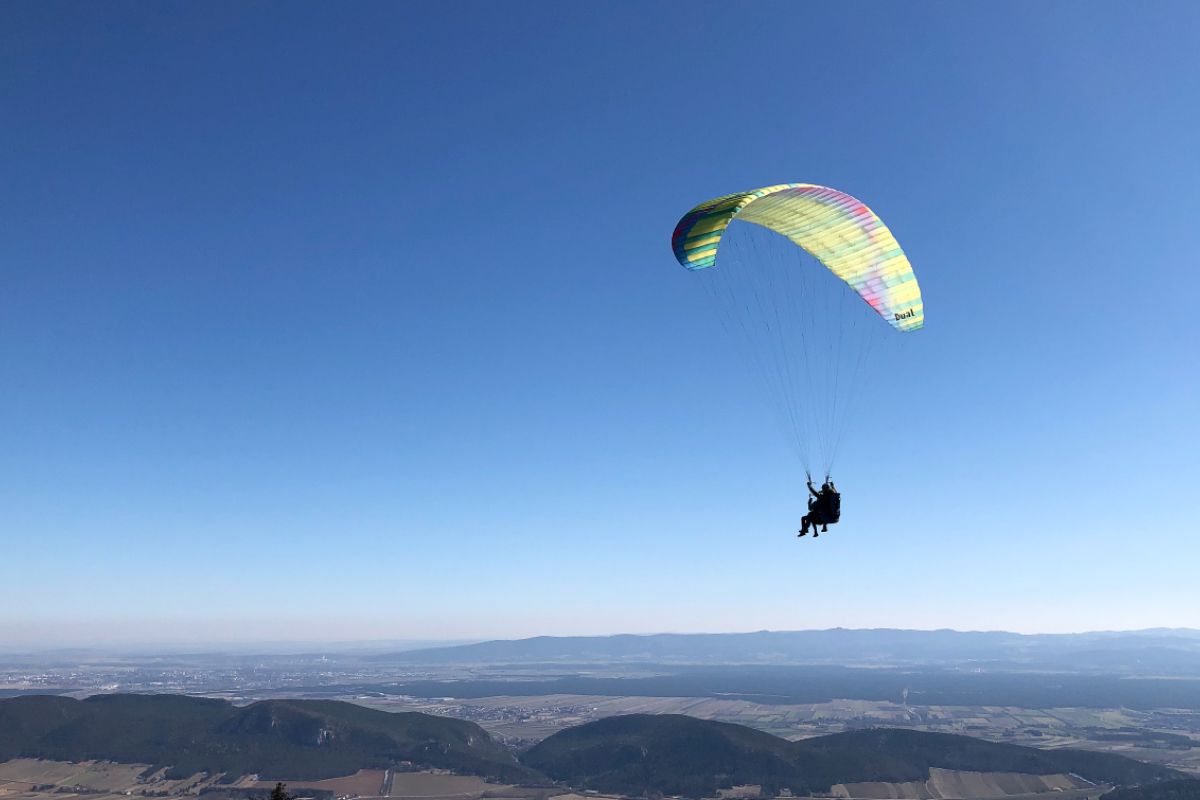 Paragleiter bei Sturz in Tiroler Achensee verletzt