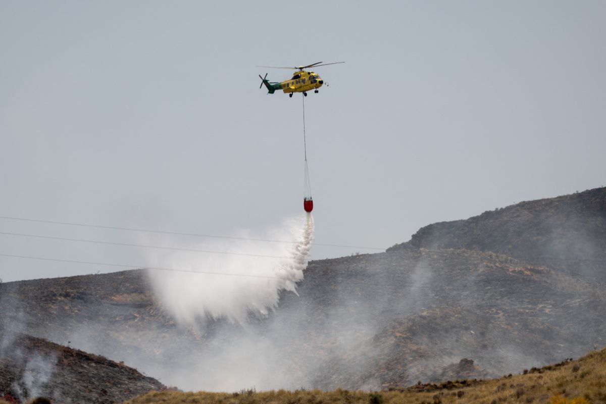 Flammen breiten sich bei Waldbrand in Spanien weiter aus