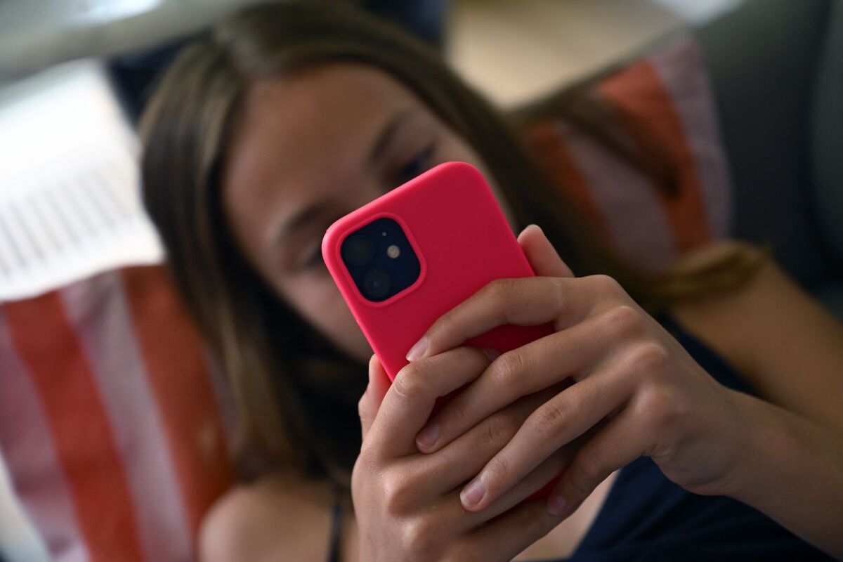 EU-Experten geben Empfehlungen zu Social-Media-Mindestalter