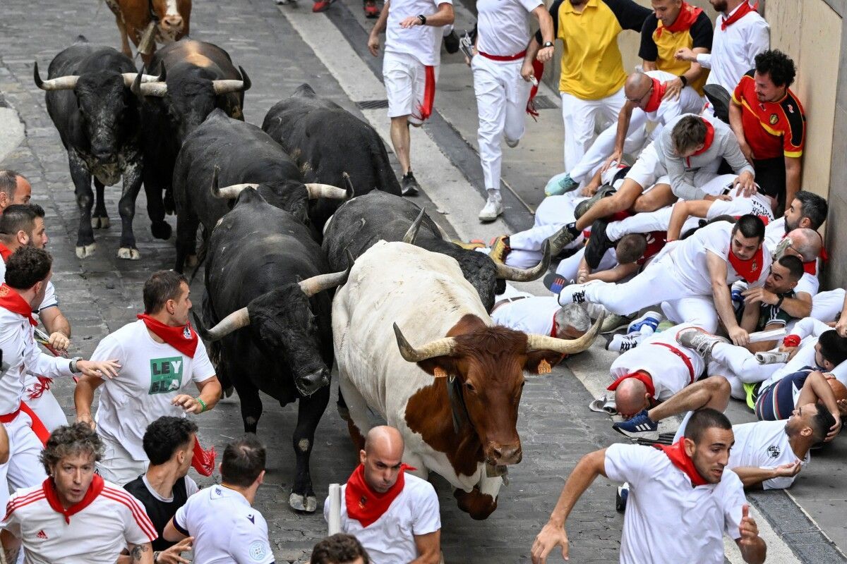 Verletzte durch Hornstöße bei letzter Stierhatz in Pamplona