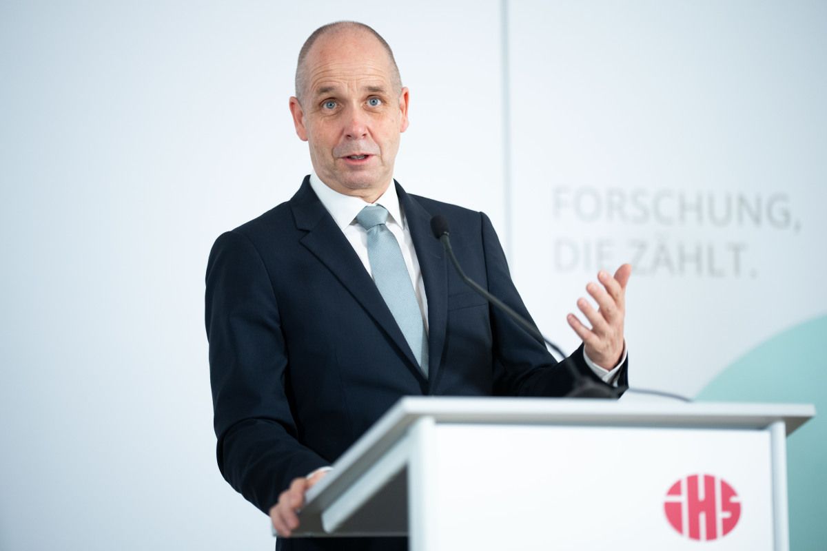 IHS sieht weiter Überschreitung des Maastricht-Ziels