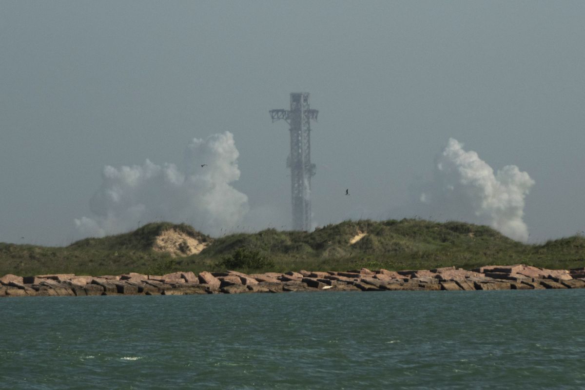Riesen-Rakete von SpaceX muss Testflug vor Start abbrechen