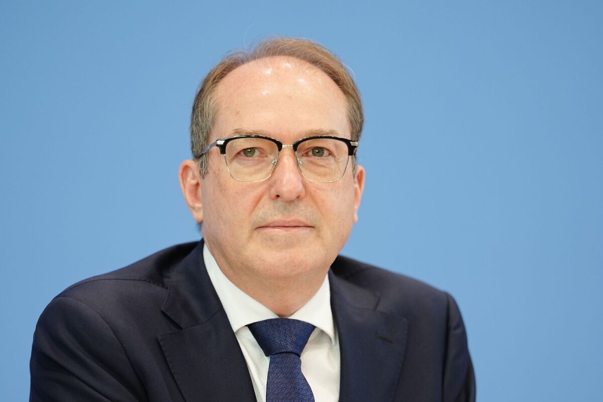 Deutscher Innenminister warnt vor hoher Anschlagsgefahr