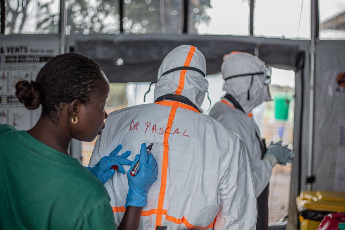 DR Kongo: mehr als 860 Ebola-Todesfälle