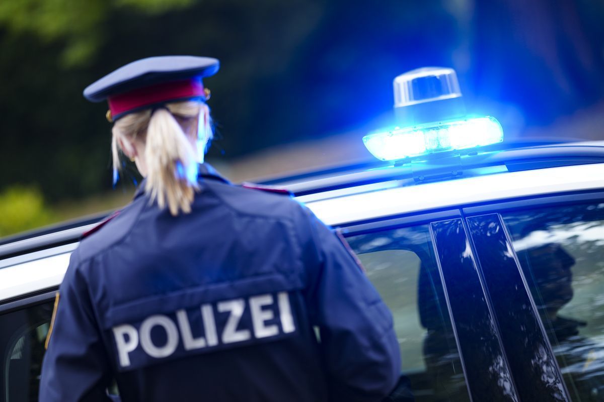 Auf Drogen - Mann in Wien biss Frau und attackierte Beamtin