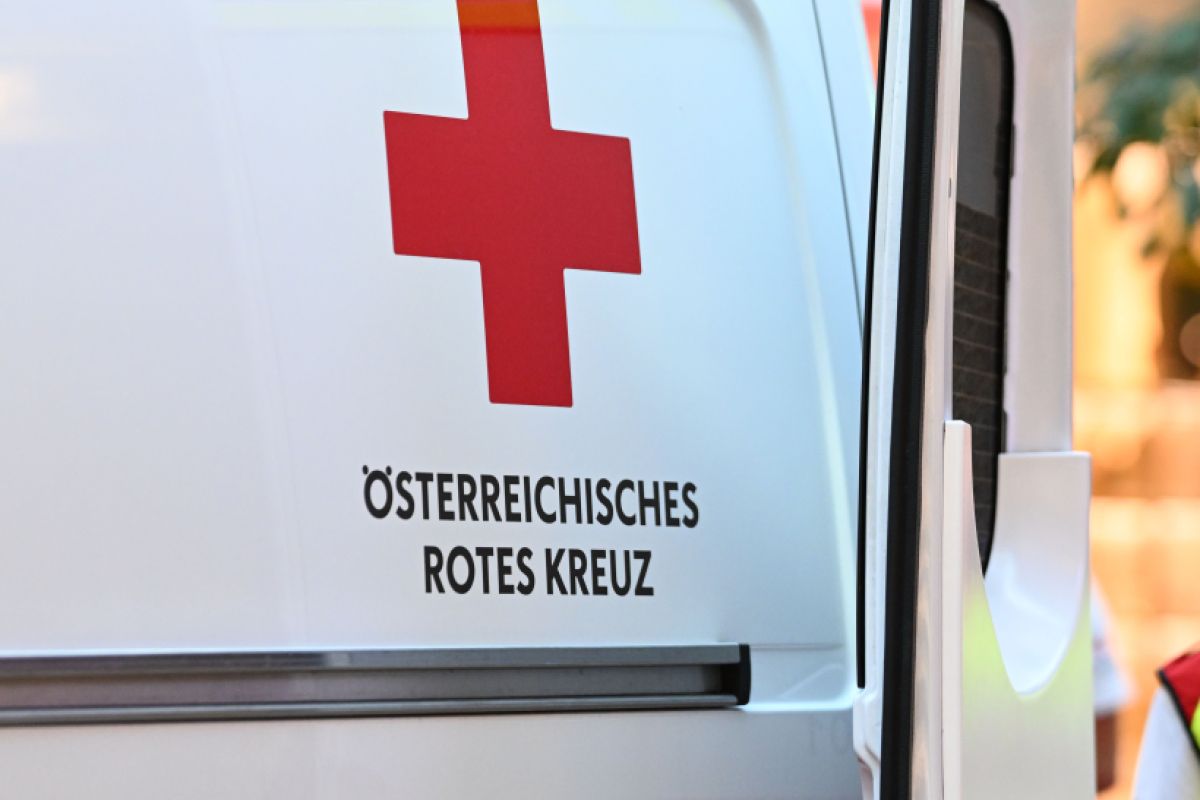 Mopedauto-Lenker starb nach Kollision mit Lkw und Pkw