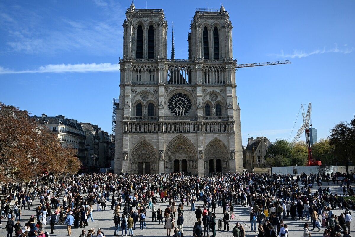 Notre-Dame in Paris erhält im Herbst neue Fenster