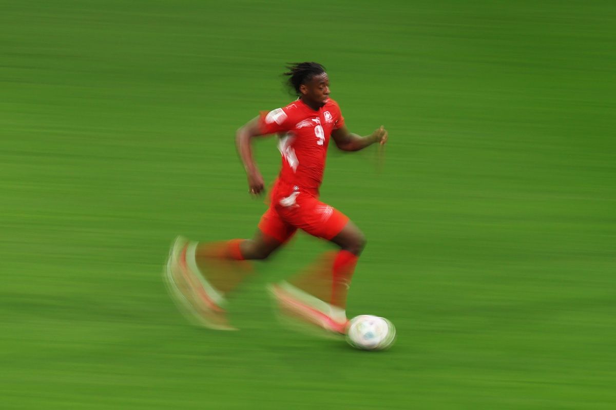 Manzambi um bis zu 70 Mio. Euro von Augsburg zu Aston Villa
