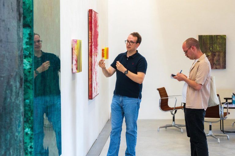 Er begann als jüngster Galerist des Landes