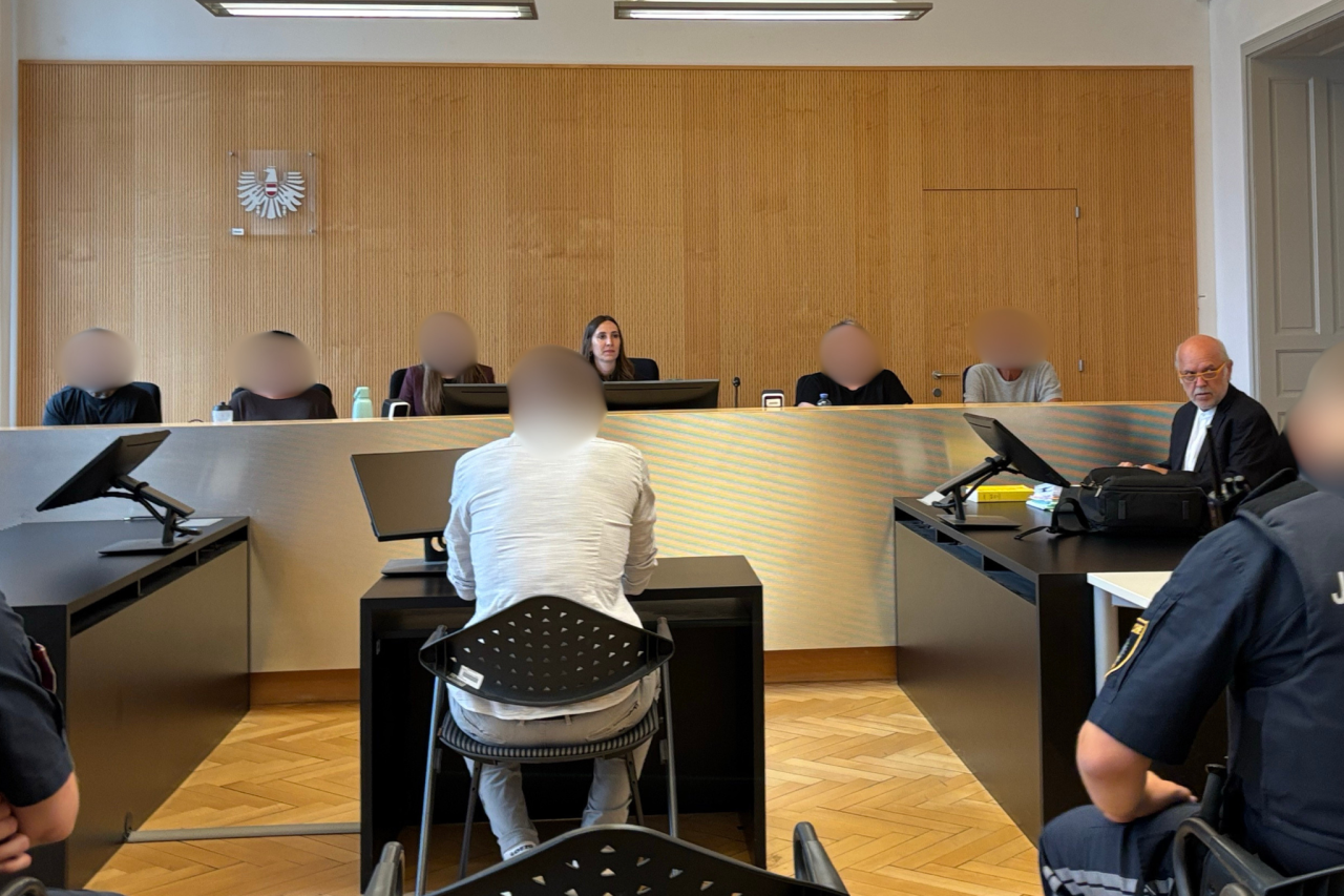 Betrugsprozess um teils "besonders verwerfliche" Maschen