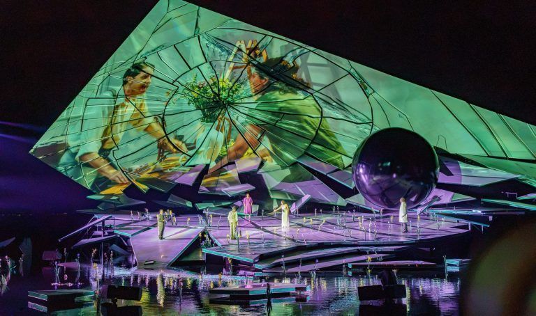 „La traviata“ glänzt im zerbrochenen Spiegel