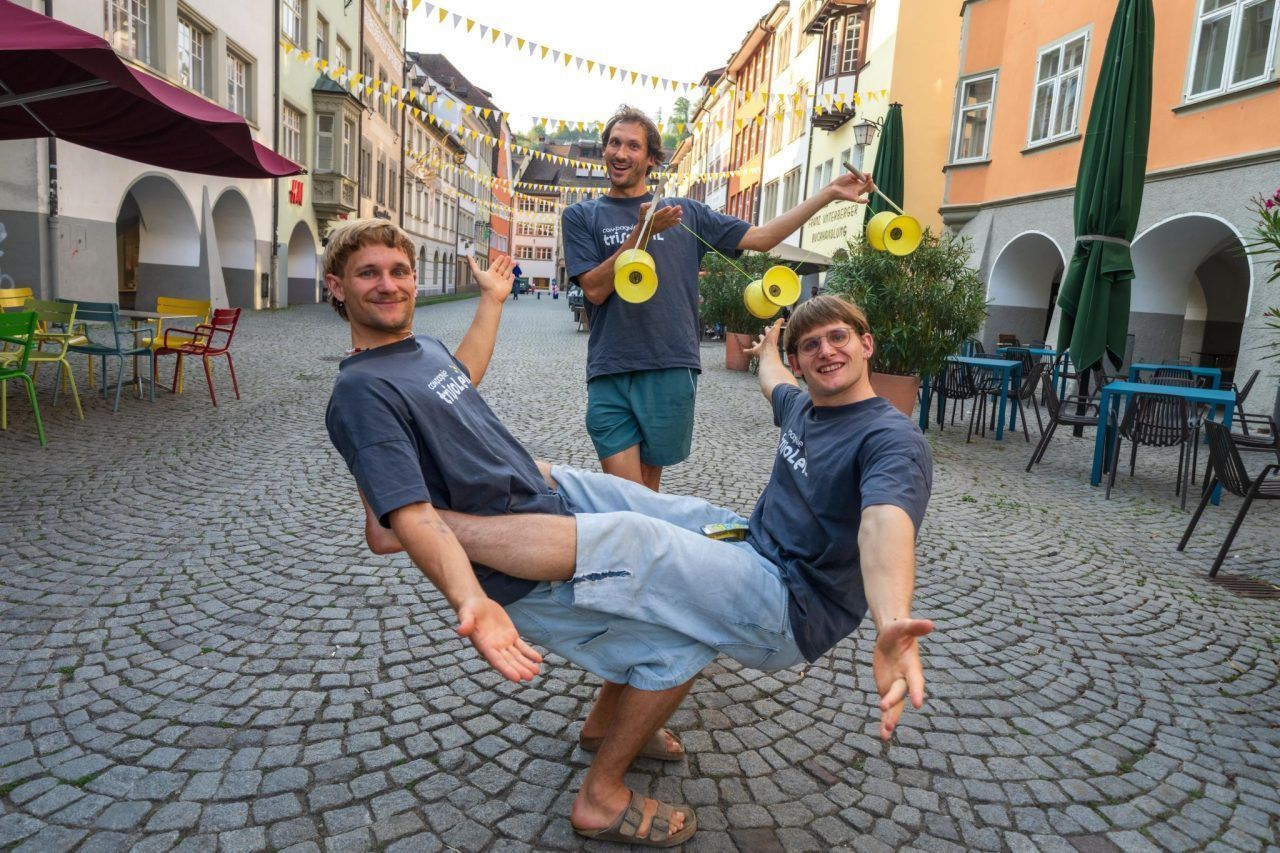 „Jede Show ist ein kleines Abenteuer“: Compagnie Trisoleil beim Gauklerfestival Feldkirch