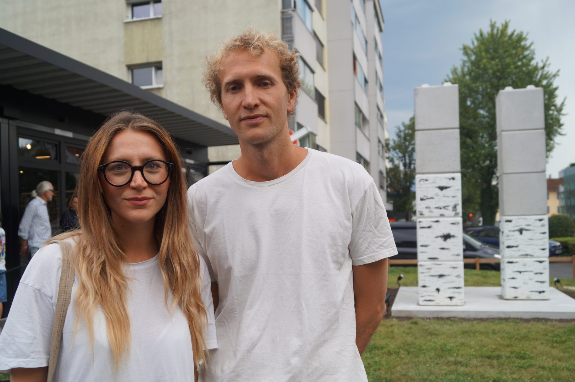 Künstlerin Erin Sankey und David Hopp bei der Eröffnung
