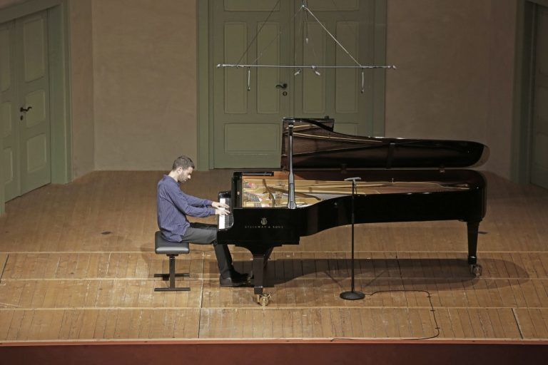 Adam Laloum