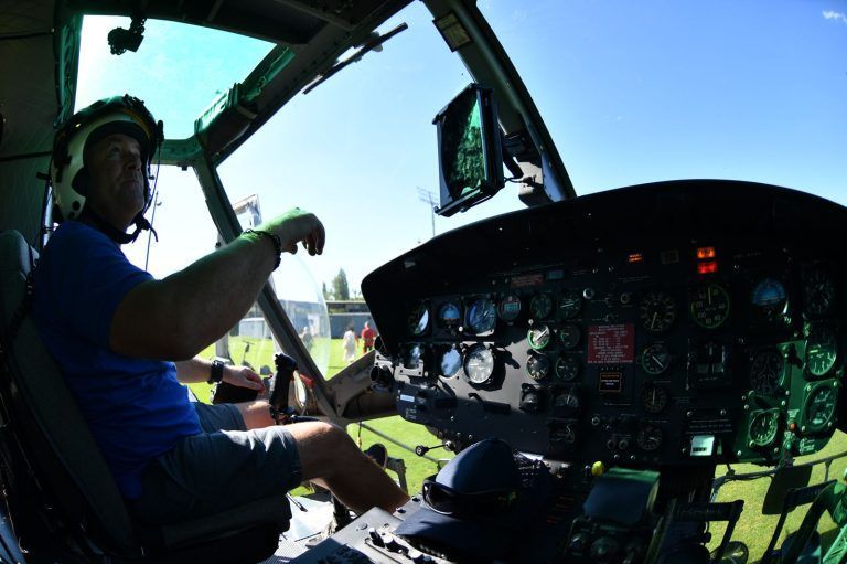 Stefan Ganahl startet mit dem Flug für Florentina Holzingers Bodensee Étude