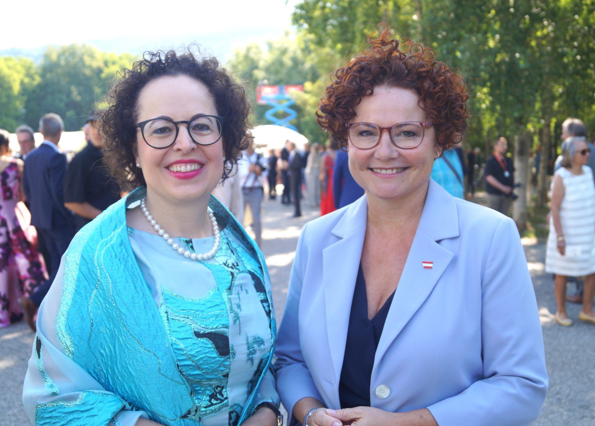 Bundesratspräsidentin Christine Schwarz-Fuchs und die Staatssekretärin für Energie und tourismus Elisabeth Zehentner