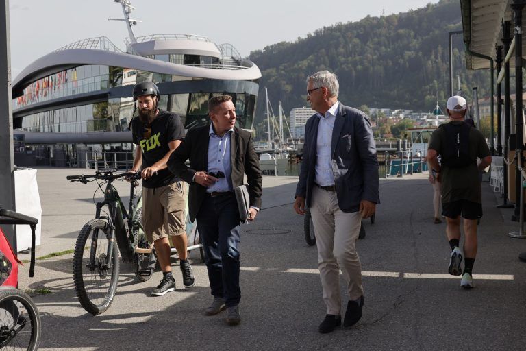 EU-Kommissar Brunner, sind Sie Türsteher oder Zufluchtgeber in der EU?
