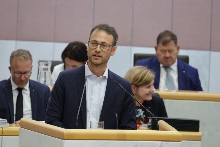 Tierarzt unter Tierquälerei-Verdacht: Opposition drängt auf Klärung der Vorwürfe