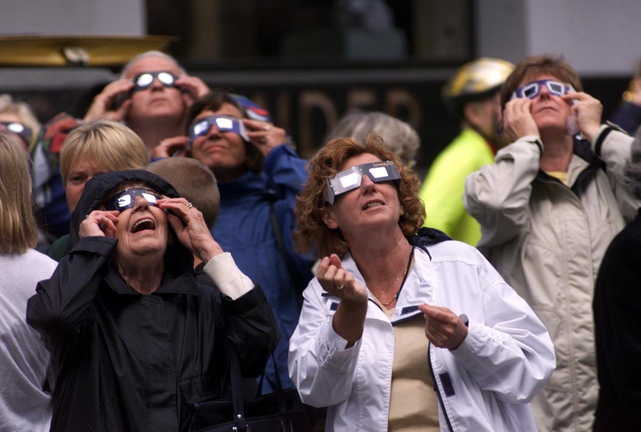Der Vorarlberg-Check zur Sonnenfinsternis: Zeitfenster, Sichtpunkte und Schutz