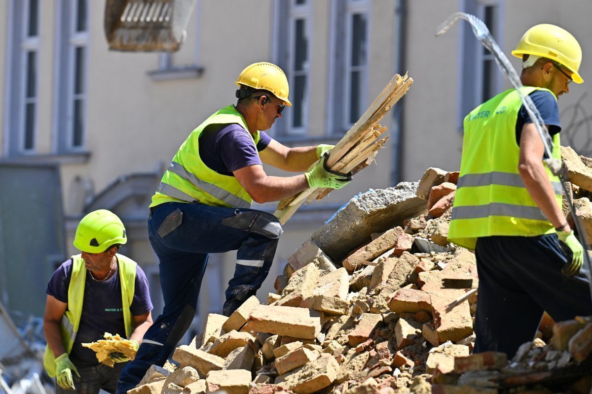 Arbeitnehmervertreter weiter für Hitzefrei-Anspruch am Bau