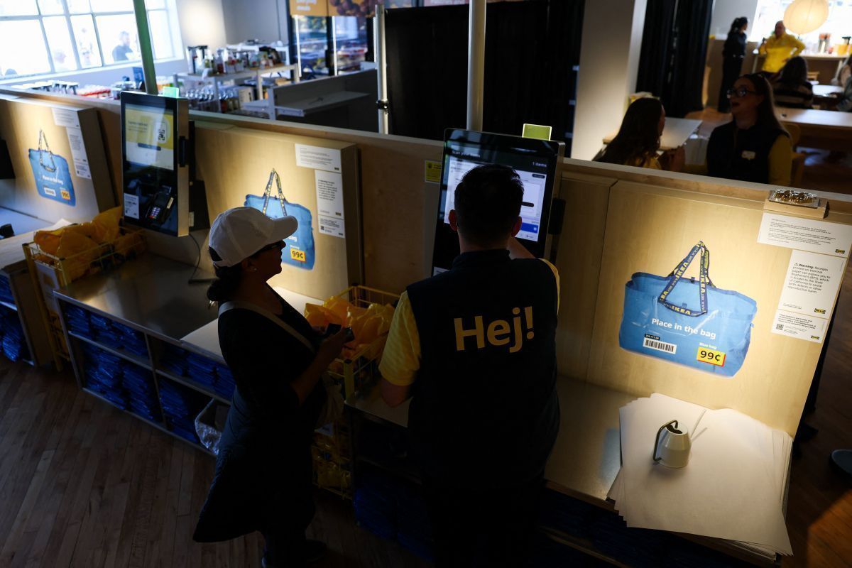 Jeder Zweite nutzt Selbstbedienungskassen im Supermarkt