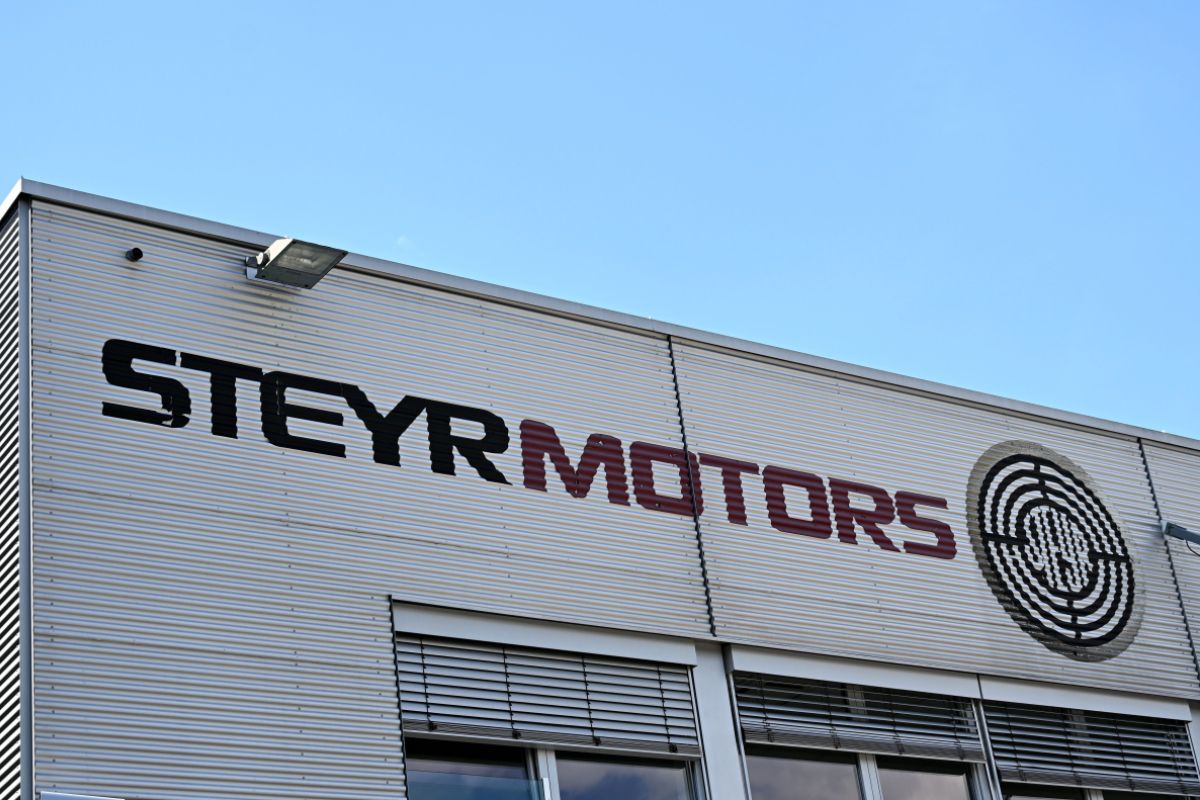 Spezialmotorenbauer Steyr Motors rutscht in die Verlustzone