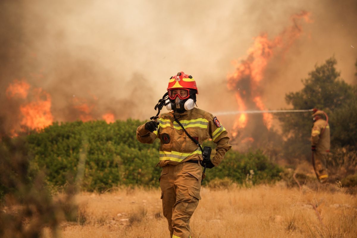 Waldbrand westlich von Athen weitgehend unter Kontrolle
