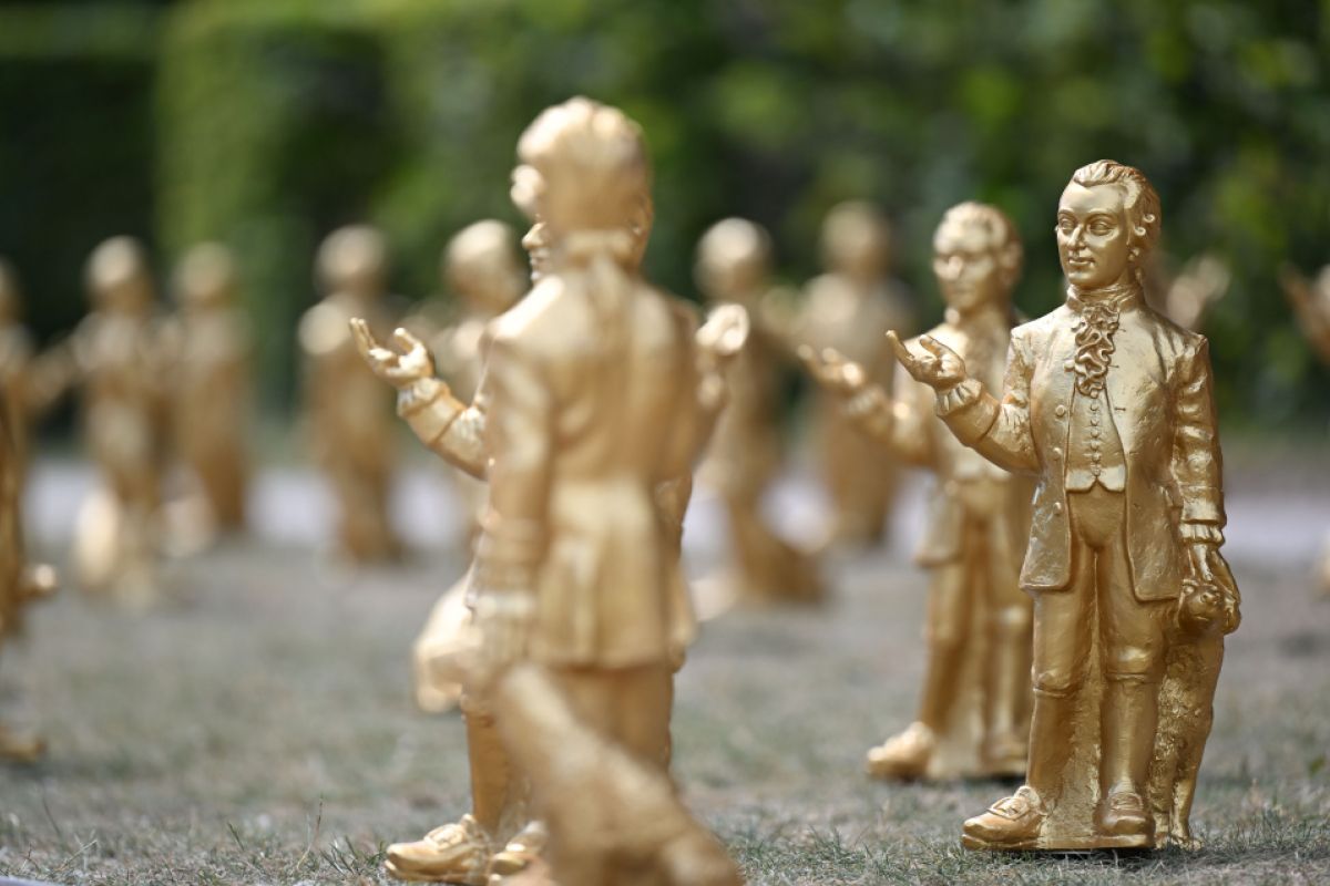 Im Mirabellgarten bekamen 210 Mini-Mozarts Füße
