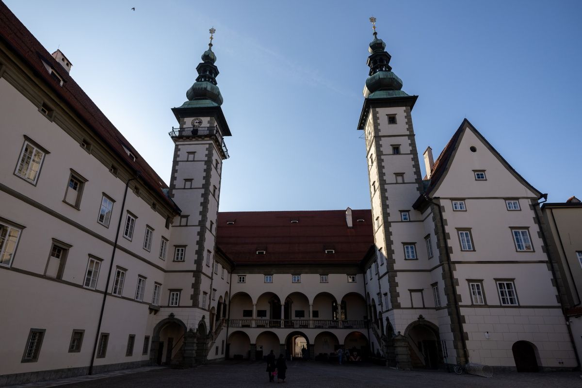 Kärntner Vermögens-U-Ausschuss fordert Beweismittel an